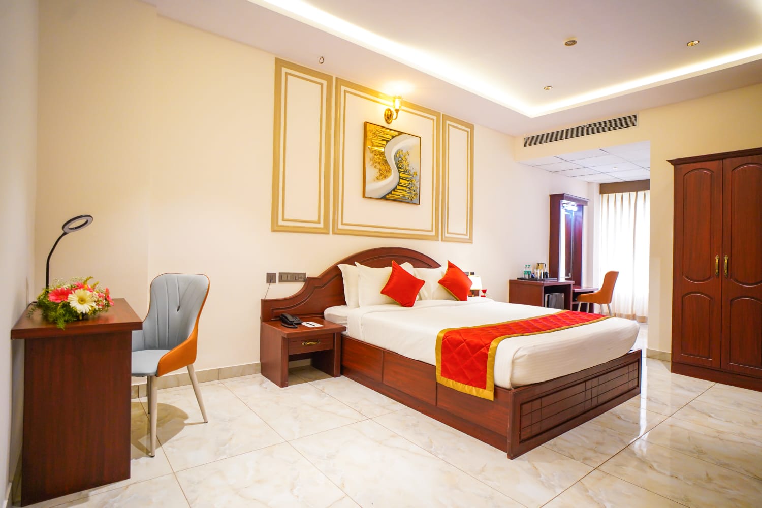 Hotel Yathin heritage exterior with palace architecture, maharaja suite, luxury
